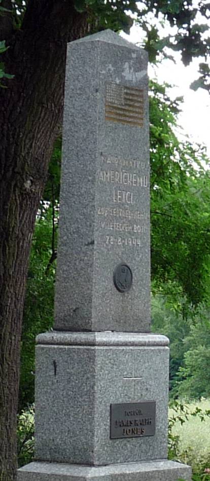 Detail of Monument to 2/Lt. Jones. (Vaculik, 2014)